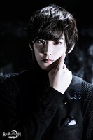 蔵田尚樹扮するシオン。