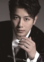 溝端淳平扮するフランス皇太子。