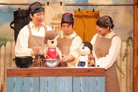 人形劇団ひとみ座「はれときどきぶた」より。