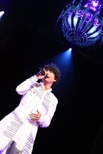 「ニッポン放送『山崎育三郎の I AM 1936』presents『THIS IS IKU』」より。(c)旭里奈