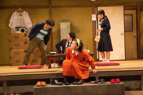 舞台「また来てマチ子の、愛をもう止めないで」より。