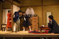 舞台「また来てマチ子の、愛をもう止めないで」より。