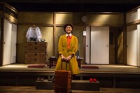 舞台「また来てマチ子の、愛をもう止めないで」より。