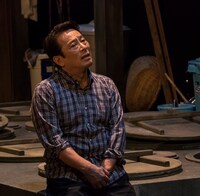 演劇集団 円「藍ノ色、沁ミル指ニ」より。