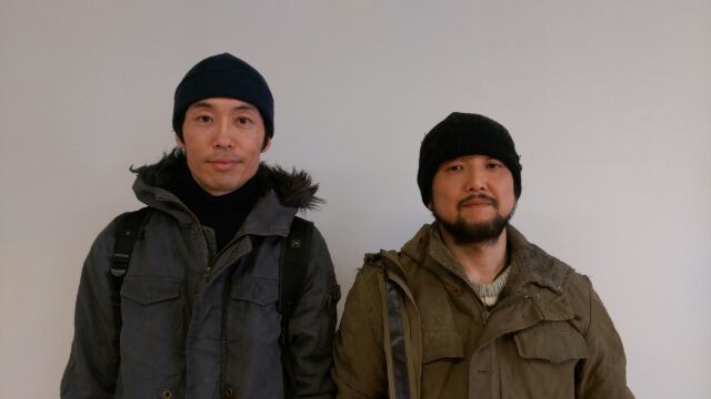 オフィスコットーネプロデュース 大竹野正典没後10年記念公演 第1弾 第16回OMS戯曲賞大賞作品「山の声 ーある登山者の追想」出演者。左から山田百次、杉木隆幸。