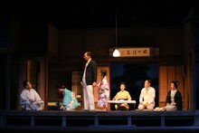 文学座「女の一生」より。