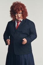 デッカチャン扮するみすず。