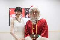 左から長谷川かすみ、堀江貴文。