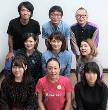 極東退屈道場「808ダイエット」出演者と林慎一郎。