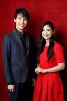 左から海宝直人、関根麻里。