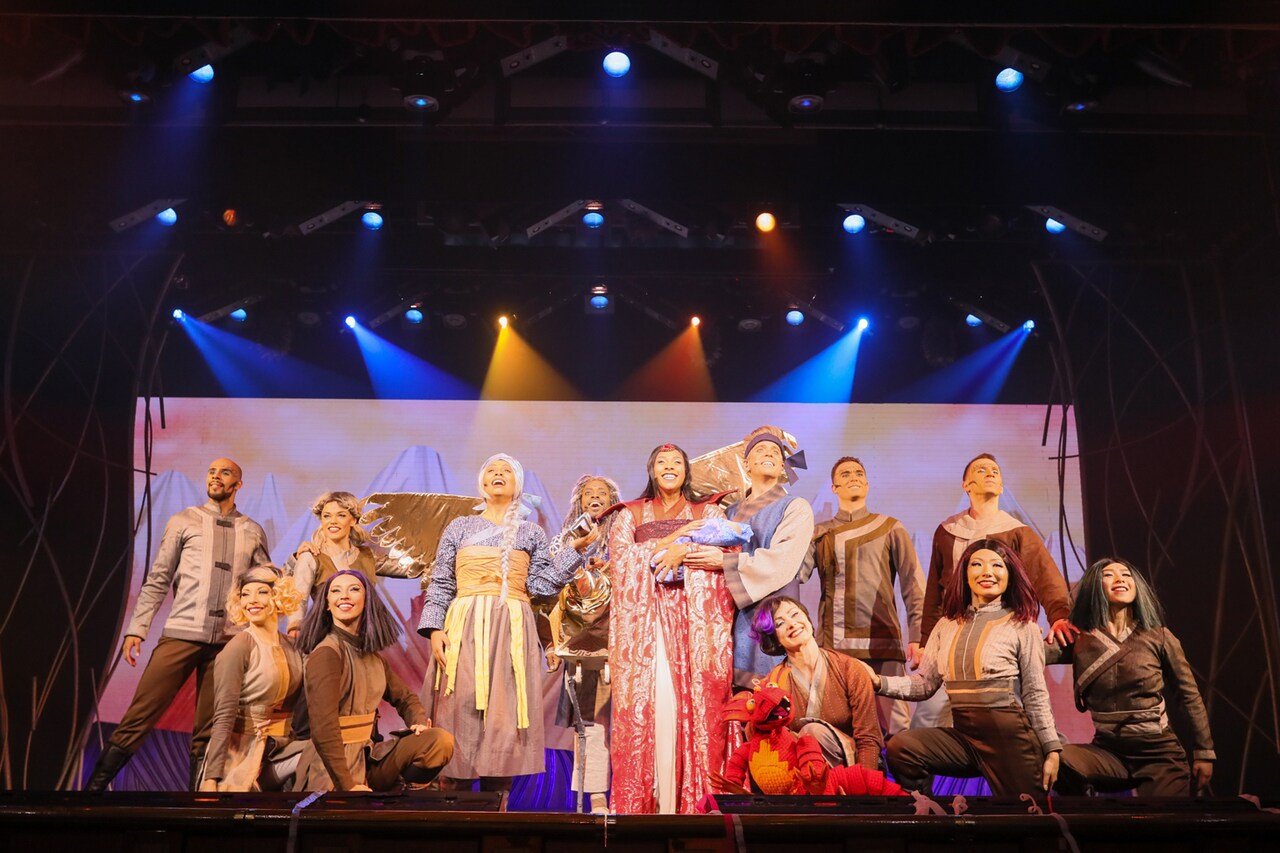 スティーヴン・シュワルツのショーが客船で開幕、テーマは「鶴の恩返し」