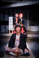 さんぴん「NEW HERO～味と匂いの北千住～」より。(c)bozzo