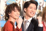 「キャッシュ・オン・デリバリー Cash on Delivery」囲み取材より、左から佐久間大介(Snow Man / ジャニーズJr.)、深澤辰哉(Snow Man / ジャニーズJr.)。