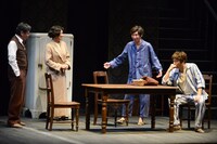 KAAT神奈川芸術劇場プロデュース「セールスマンの死」公開舞台稽古より。