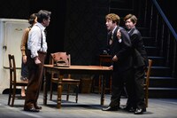 KAAT神奈川芸術劇場プロデュース「セールスマンの死」公開舞台稽古より。