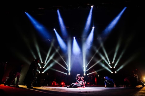 2020しずおか文化プロジェクト 静岡市民文化会館 開館40周年記念事業 ラウドヒル計画「BEAT IT!! ～新今川物語2018～」より。（撮影：原賀琢也）