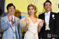 ミュージカル「TOP HAT」囲み取材より、左から屋良朝幸、多部未華子、坂本昌行。