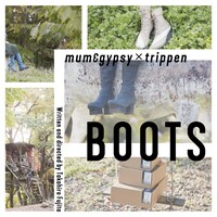 mum & gypsy × trippen「BOOTS」ビジュアル