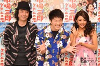 「歌喜劇 / 市場三郎～グアムの恋」囲み取材より、「これが新聞とかに載るんですよね……」と呟きながらポーズを取る濱田崇裕（ジャニーズWEST）。