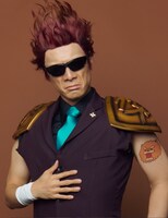 鵜飼主水扮するマルデア・バレンボー。