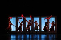 バンガラ・ダンス・シアター「I.B.I.S」より。(c)Bangarra Dance Theatre and Arnold Groeschel