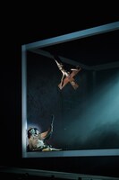 「The Silver Tassie 銀杯」より。（撮影：細野晋司）