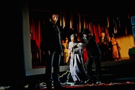 森新太郎演出×中山優馬主演「The Silver Tassie 銀杯」本日開幕