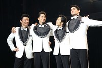 ミュージカル「ジャージー・ボーイズ」千秋楽特別カーテンコールより。