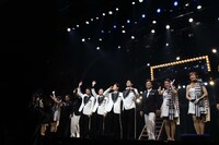 ミュージカル「ジャージー・ボーイズ」千秋楽特別カーテンコールより。