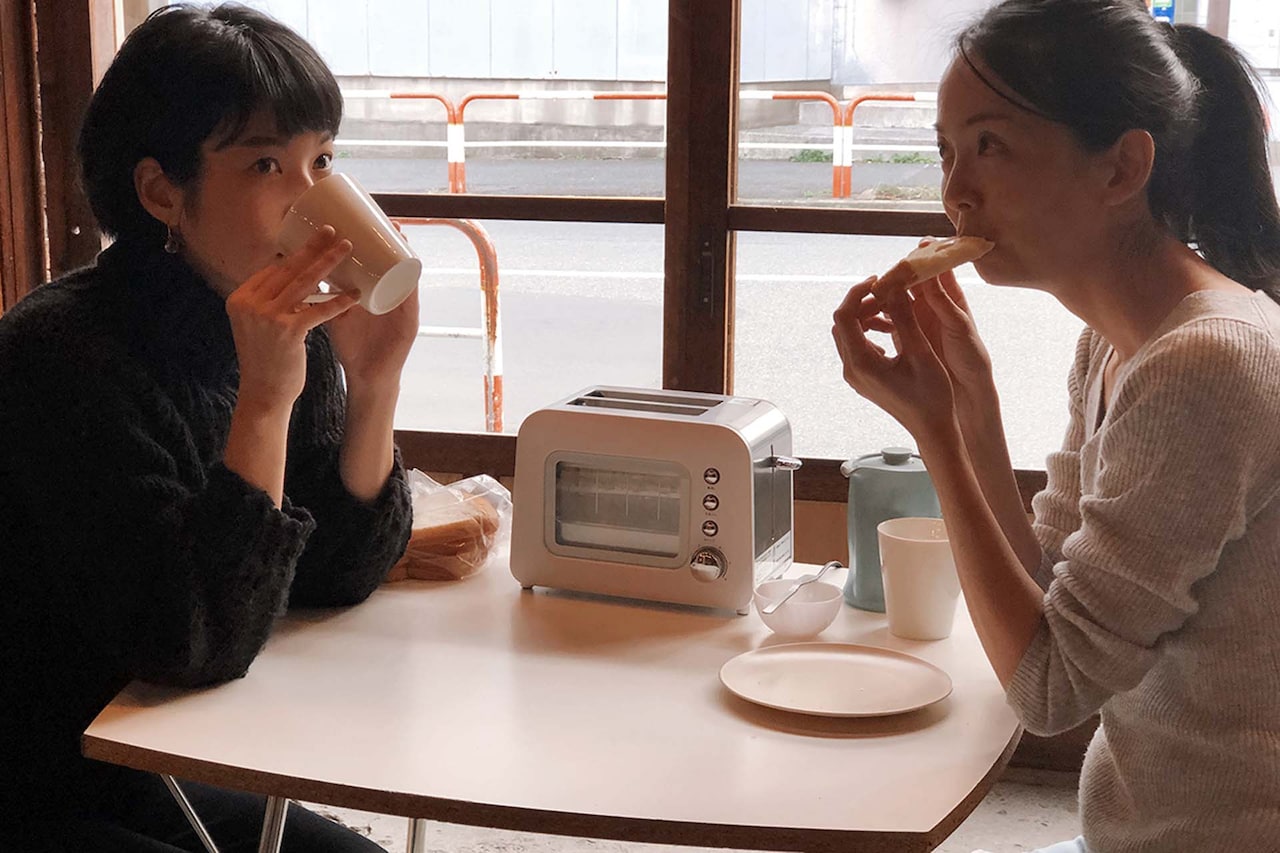 はらぺこ満月が“パンを食べる生活”を考える「SHOKUPAN 1」