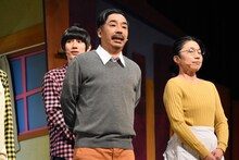 松造役の佐久間祐人（中央）。