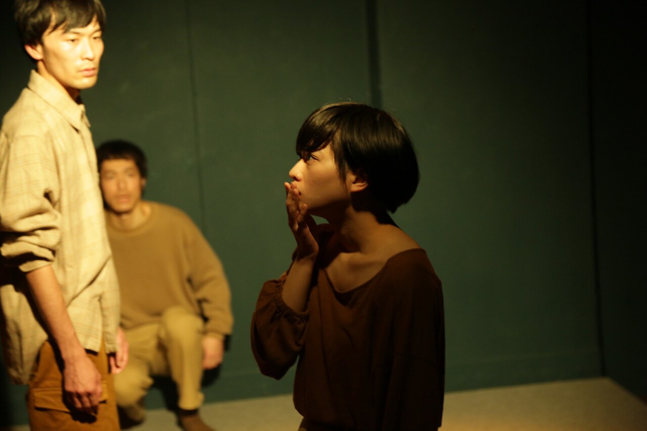 ピンク・リバティ「夕焼かれる」開幕、山西竜矢「美しさと虚しさを」