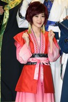 舞台「暁のヨナ～緋色の宿命編～」囲み取材より、生駒里奈。