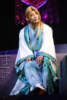 陳内将演じるスウォン。