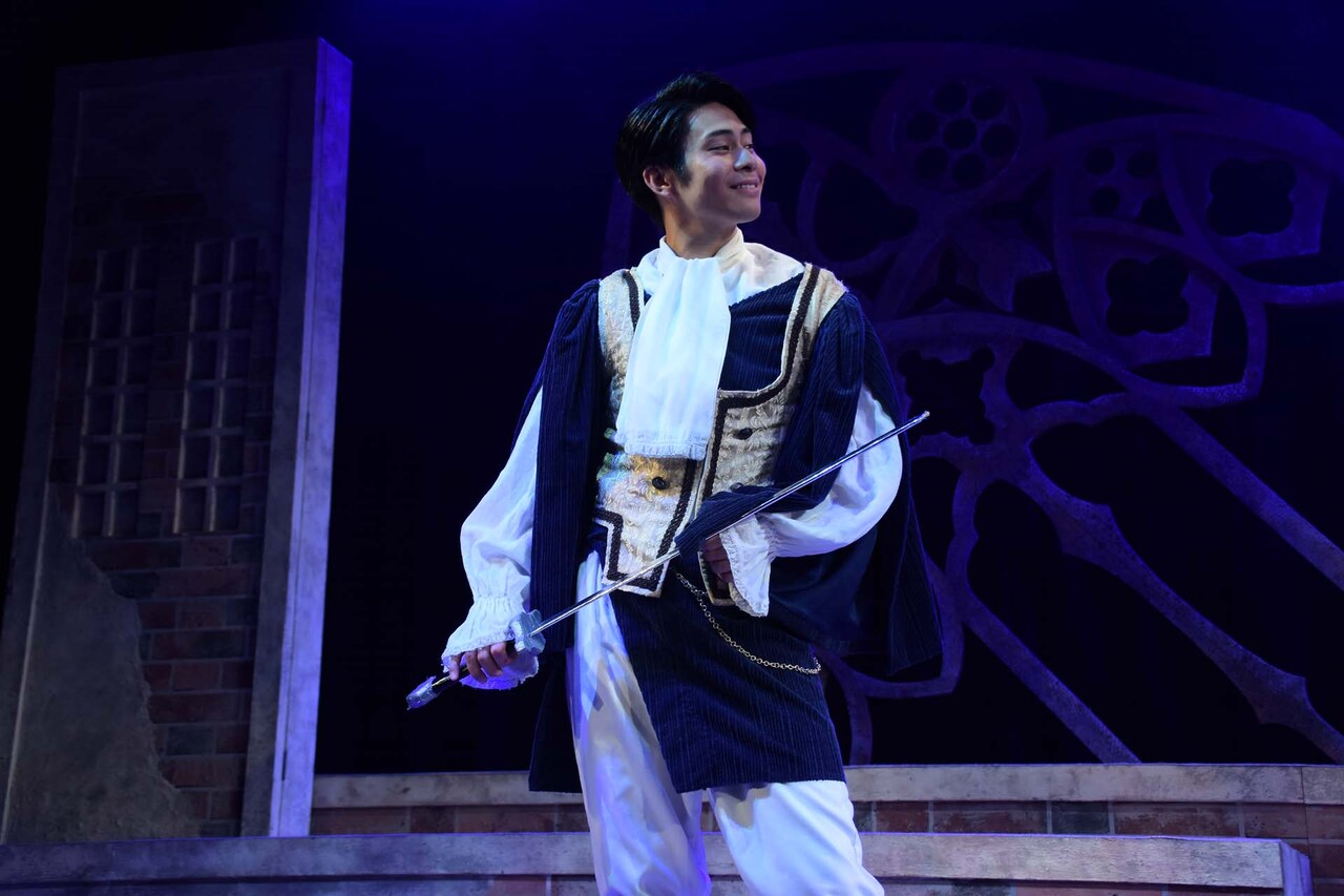 舞台はシェイクスピアランド、鯨井康介出演の30-DELUX「シェイクス」東京へ