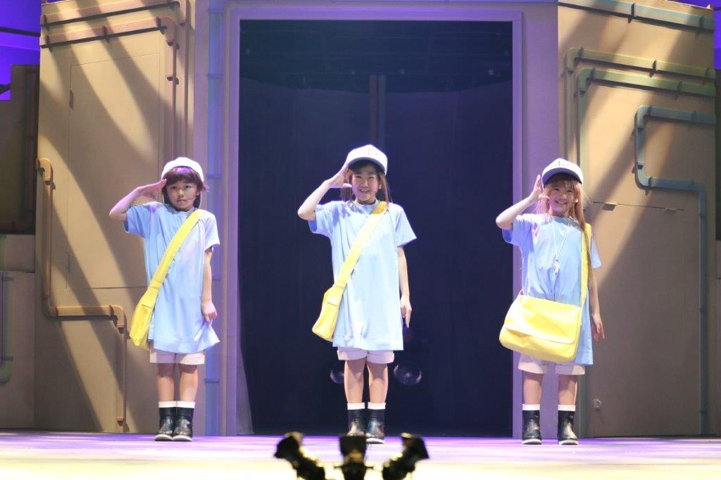 岸田結光、森田恵、木内彩音演じる血小板。