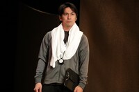 高橋光臣演じる高橋進。（撮影：神ノ川智早）