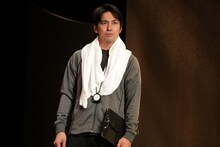 高橋光臣演じる高橋進。（撮影：神ノ川智早）