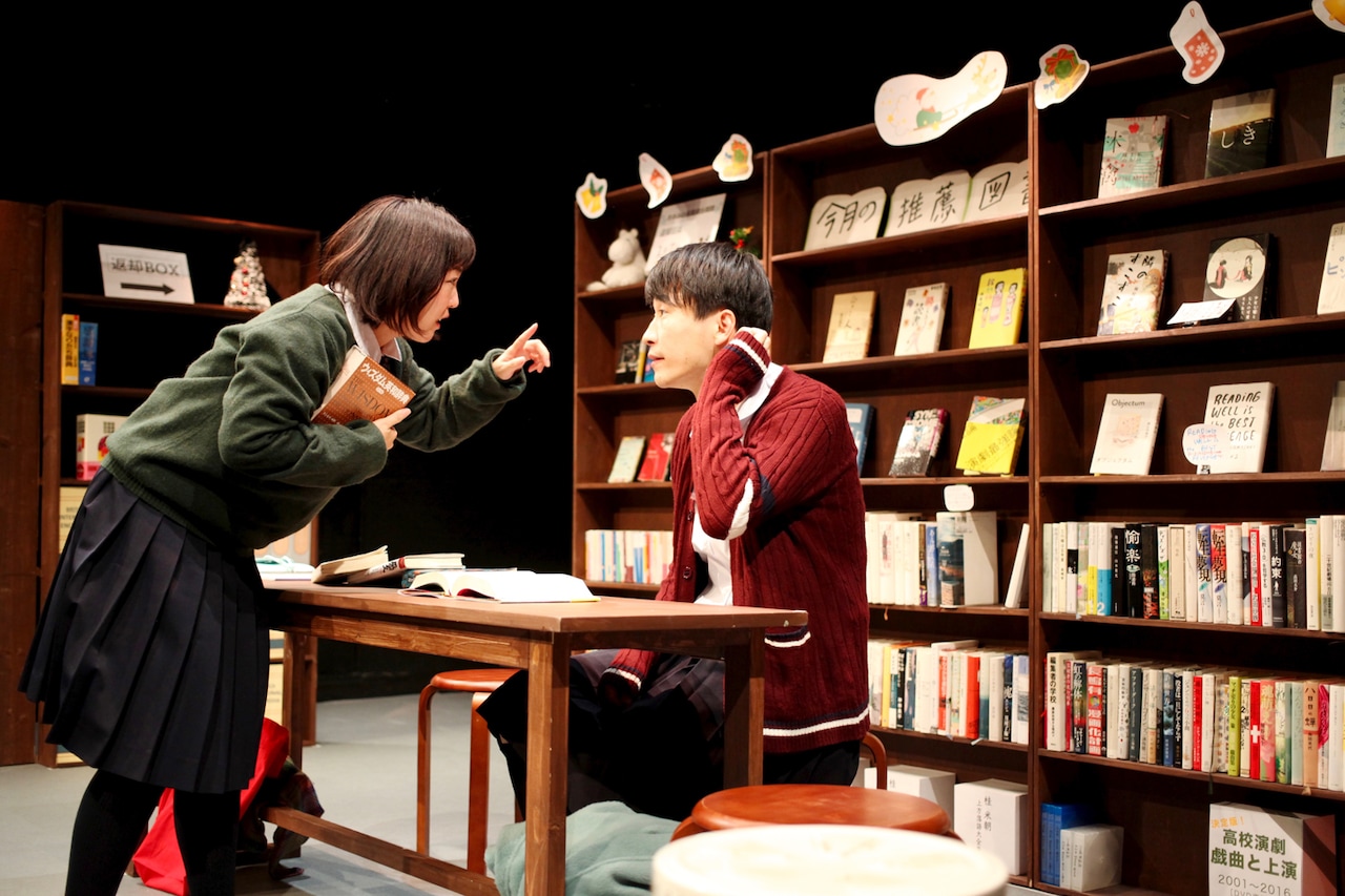 “まなざし”で語る恋の物語、ロロいつ高「本がまくらじゃ冬眠できない」開幕