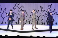 砂岡事務所プロデュース 音楽劇「Love's Labour's Lost」より。