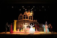 M&Oplaysプロデュース「ロミオとジュリエット」より。（撮影：宮川舞子）