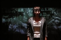 「兄は原理主義者となった」初演の様子。