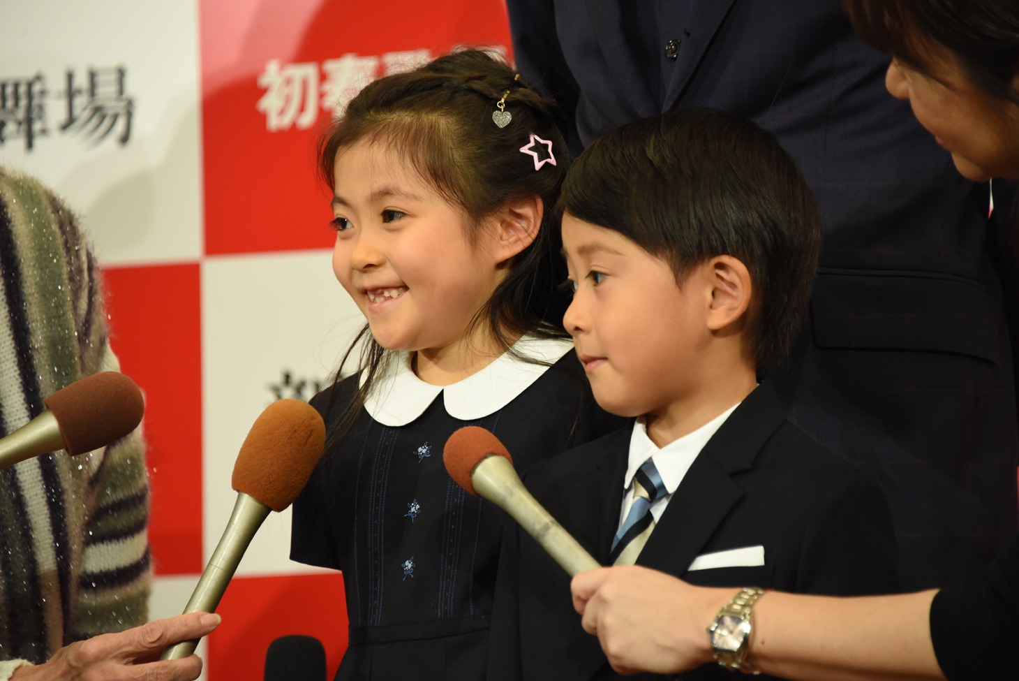 左から堀越麗禾、堀越勸玄。