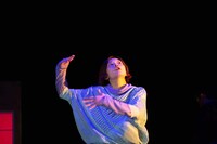 範宙遊泳「#禁じられたた遊び」より。（撮影：鈴木竜一朗）