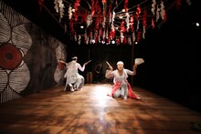 烏丸ストロークロックと祭「祝・祝日」より。（撮影：相沢由介）