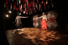 烏丸ストロークロックと祭「祝・祝日」より。（撮影：相沢由介）