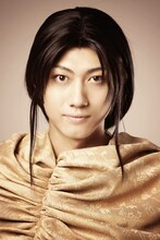 小坂涼太郎扮する白金。