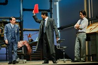 Bunkamura30周年記念 シアターコクーン・オンレパートリー2018 DISCOVER WORLD THEATRE Vol.4「民衆の敵」より。（撮影：細野晋司）