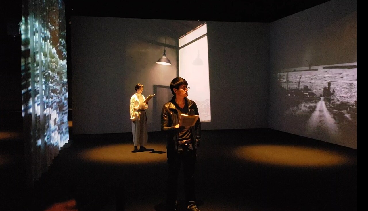 さわひらきの映像と朗読がクロス、神保悟志＆はな「最後の物たちの国で」本日より