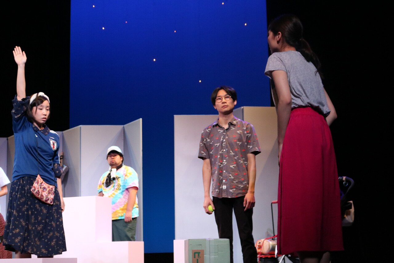 中フラ×別役実「マザー・マザー・マザー」京都で開幕、“伏見不条里マップ”配布会も